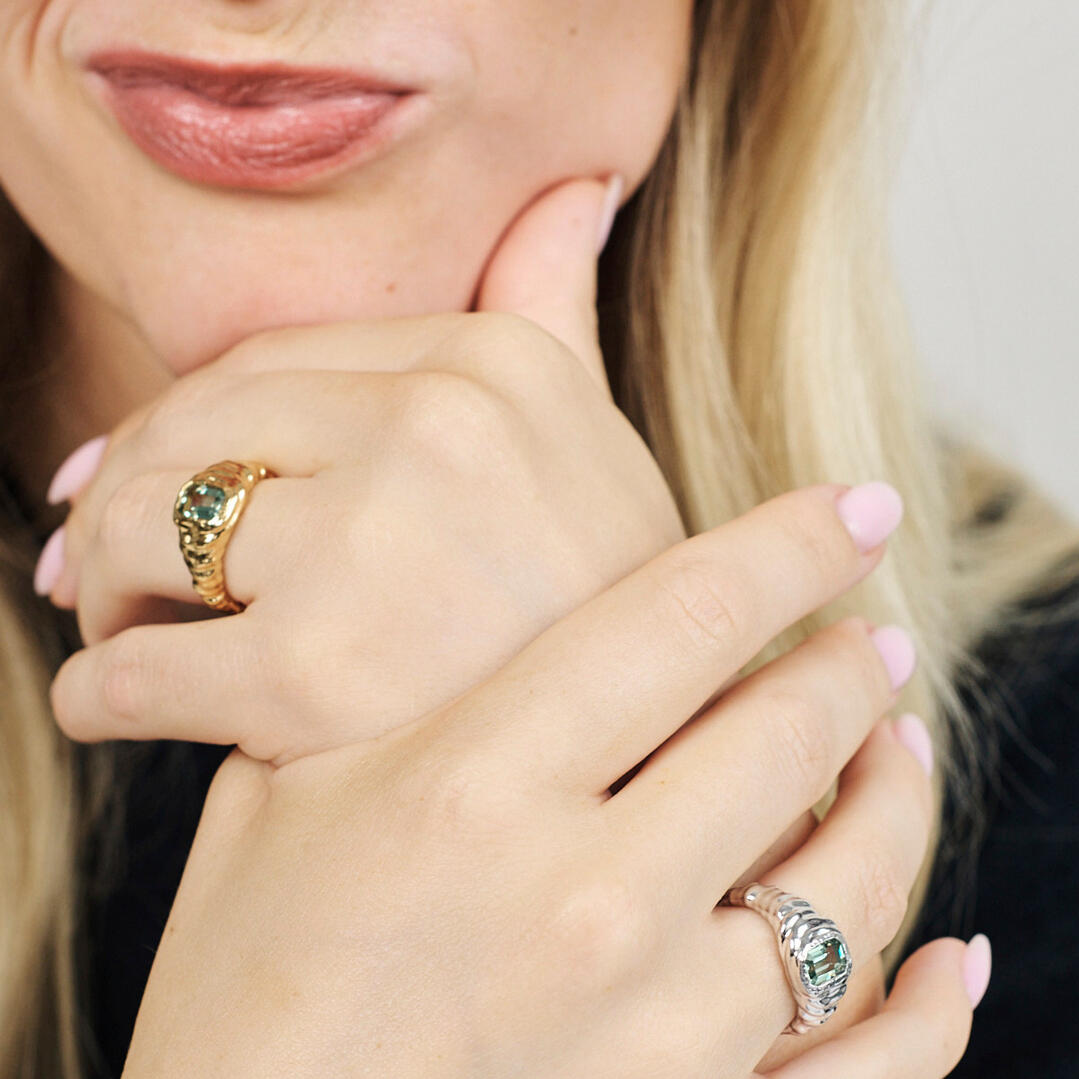 Sølv ring "Icicle" m. grøn zirk.