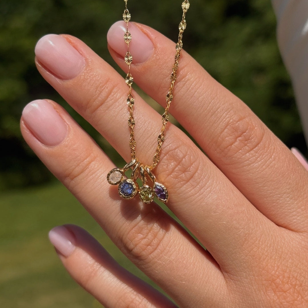 August pendant