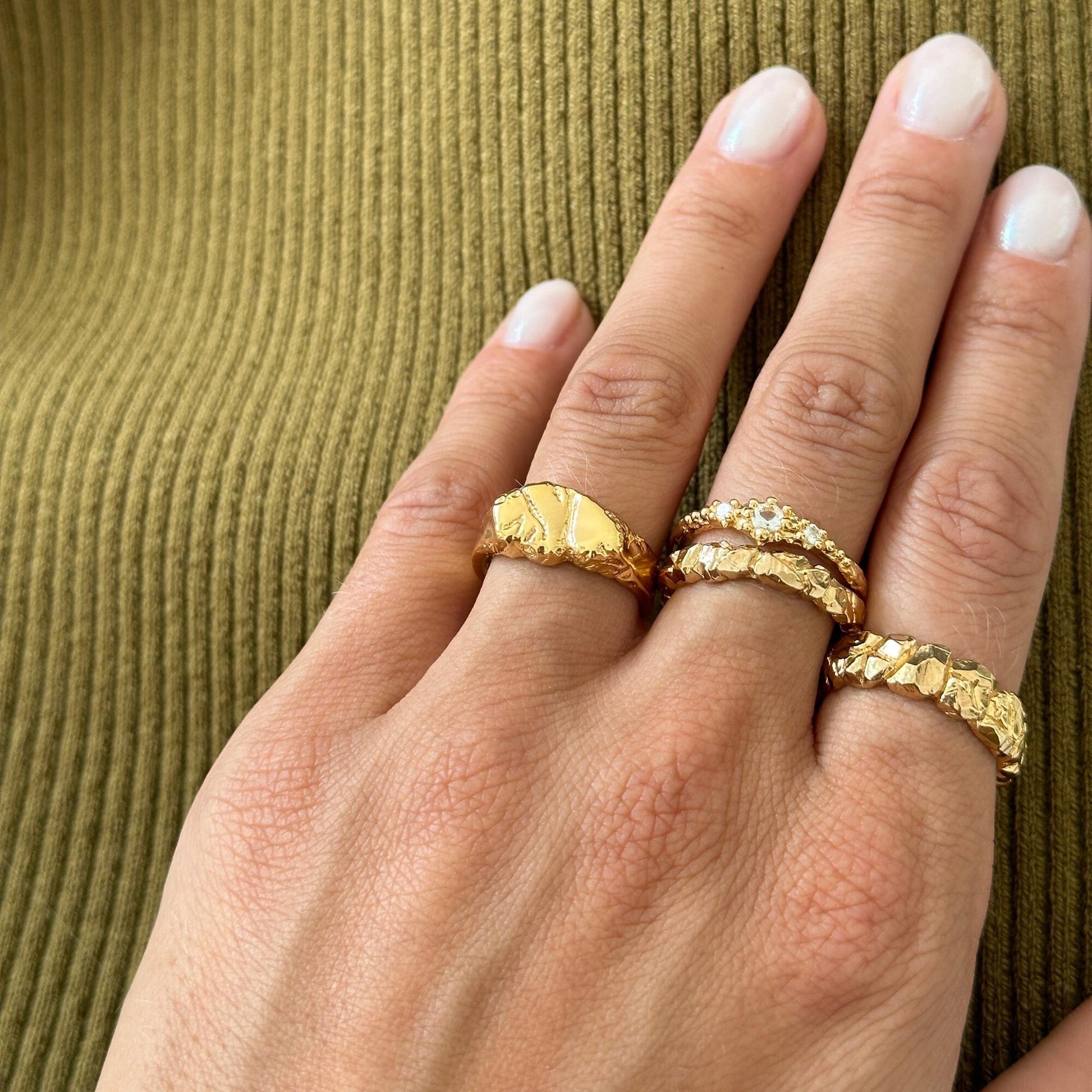 Sølv forg. ring "Fragments" m. zirk.