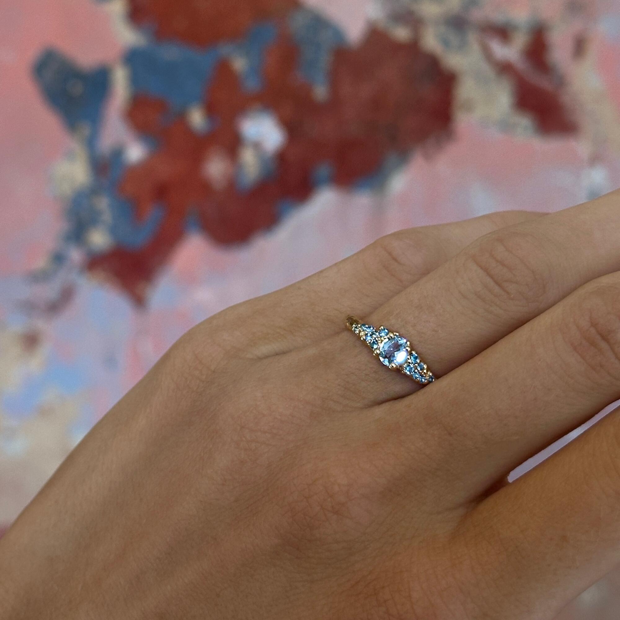 Sølv forg. ring "Fragments" m. blå zirk.