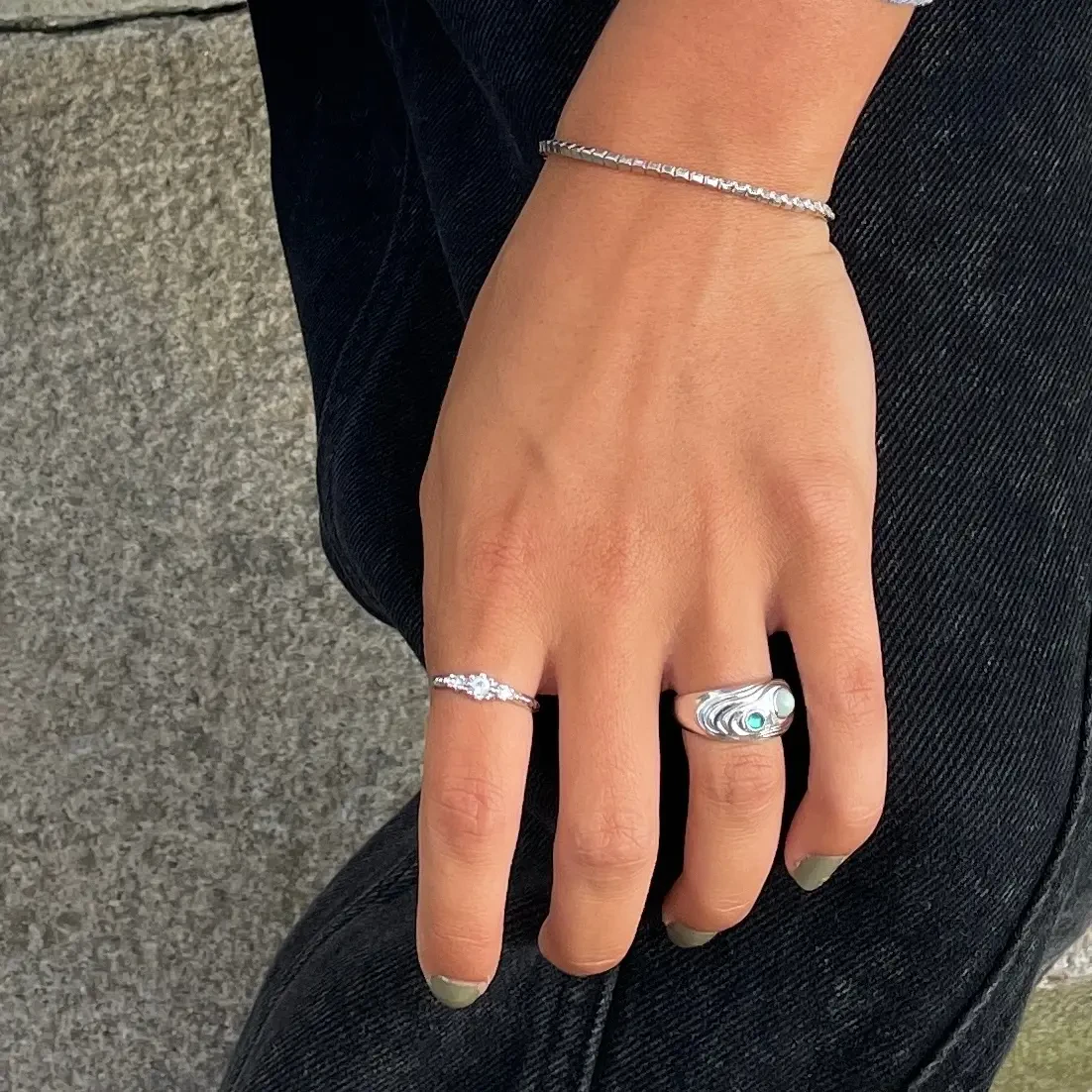 Sølv ring "Fragments" m. zirk.